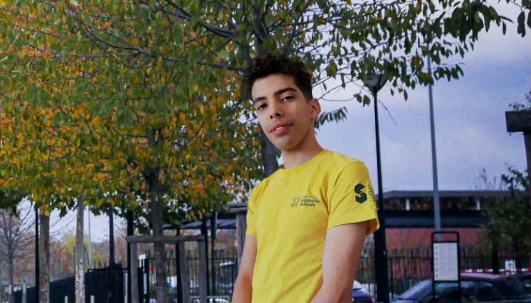 2580527-abdel-24-ans-engage-en-service-civique-solidarite-seniors-chaque-jour-je-me-depasse-original.jpg